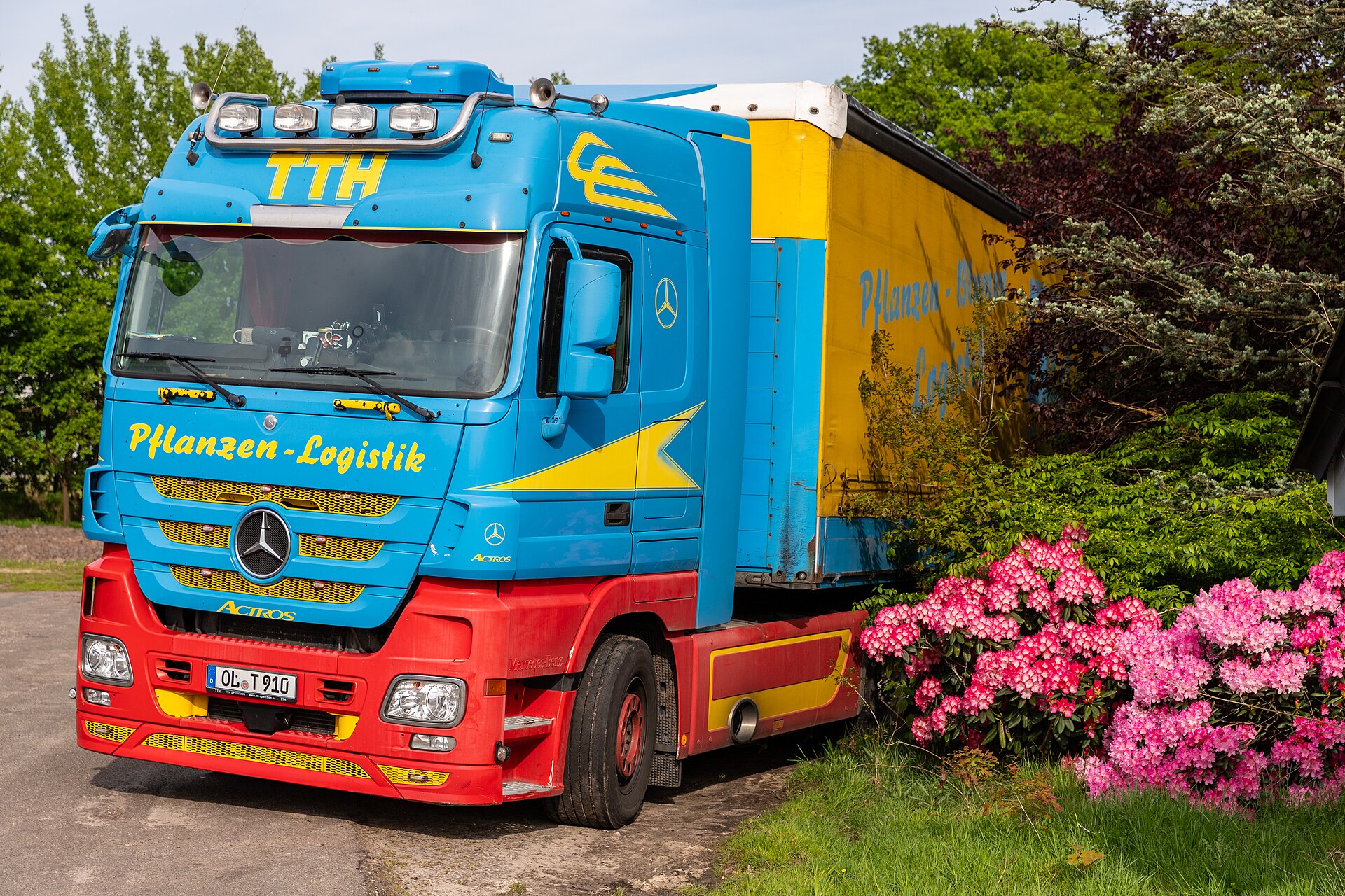 Mercedes-Benz Actros commercial truck